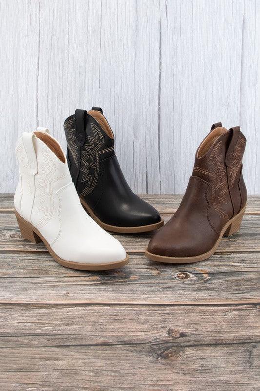 GESSO CONTRAST EMBROIDERY WESTERN COWBOY BOOTS - West End Boutique