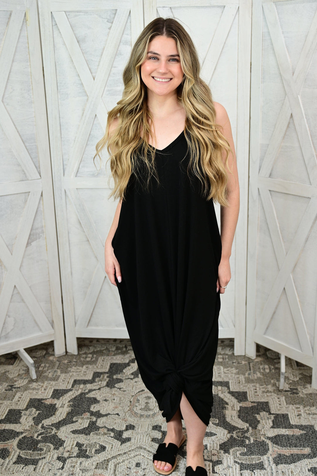 TAYLA V-NECK MAXI DRESS WITH SIDE POCKETS S-3XL - West End Boutique